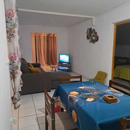 圣丹尼斯Appart A La Res Andy Accueillant 1 A 5 Pers Arrive Autonome , 2 Places De Parking Dans La Cour Devant La Maison公寓 外观 照片