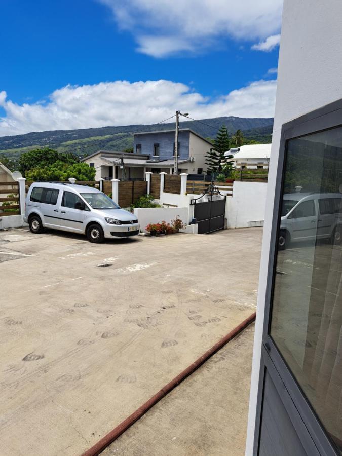 圣丹尼斯Appart A La Res Andy Accueillant 1 A 5 Pers Arrive Autonome , 2 Places De Parking Dans La Cour Devant La Maison公寓 外观 照片