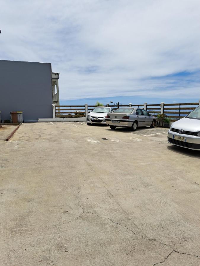 圣丹尼斯Appart A La Res Andy Accueillant 1 A 5 Pers Arrive Autonome , 2 Places De Parking Dans La Cour Devant La Maison公寓 外观 照片