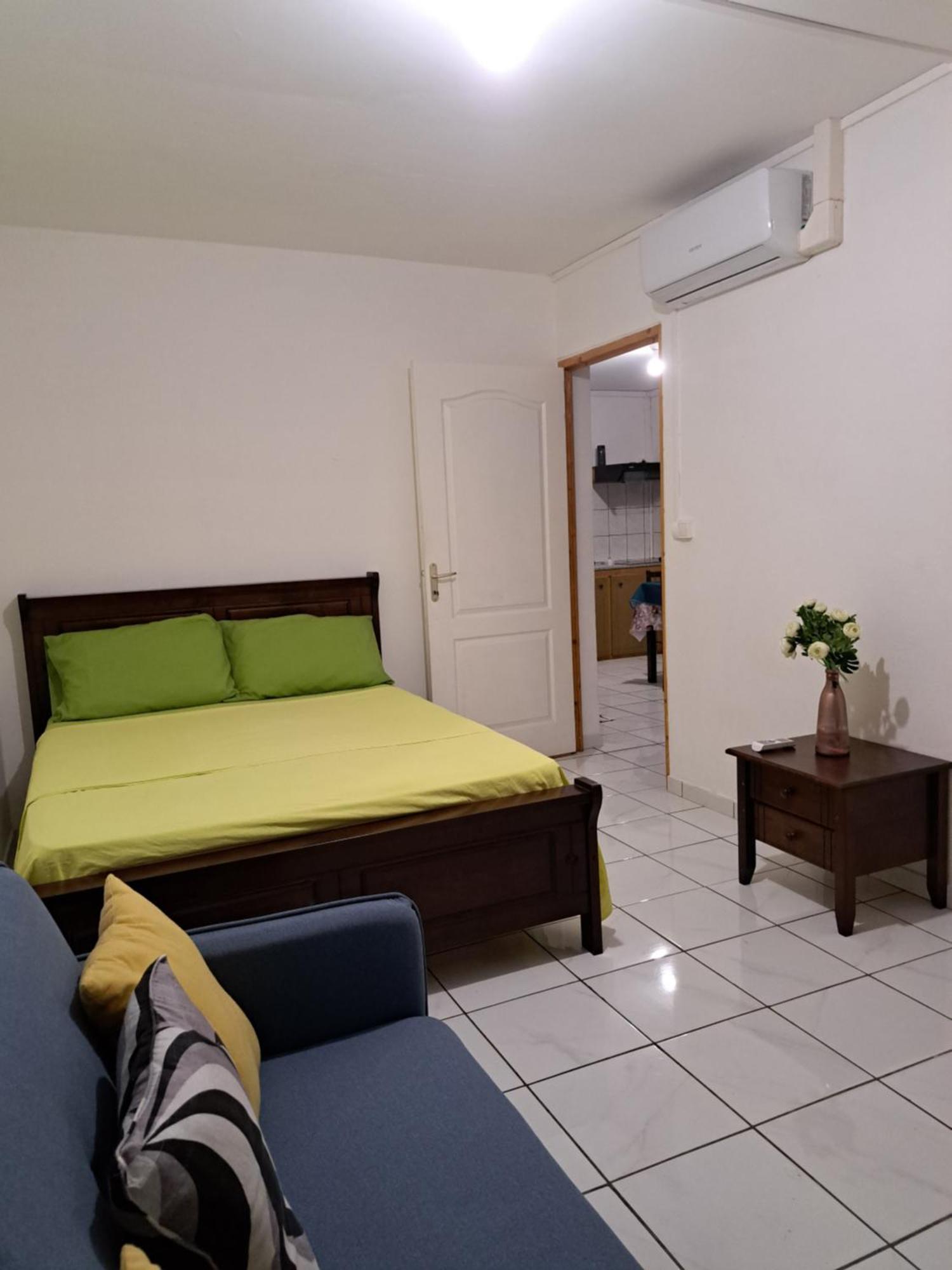 圣丹尼斯Appart A La Res Andy Accueillant 1 A 5 Pers Arrive Autonome , 2 Places De Parking Dans La Cour Devant La Maison公寓 外观 照片