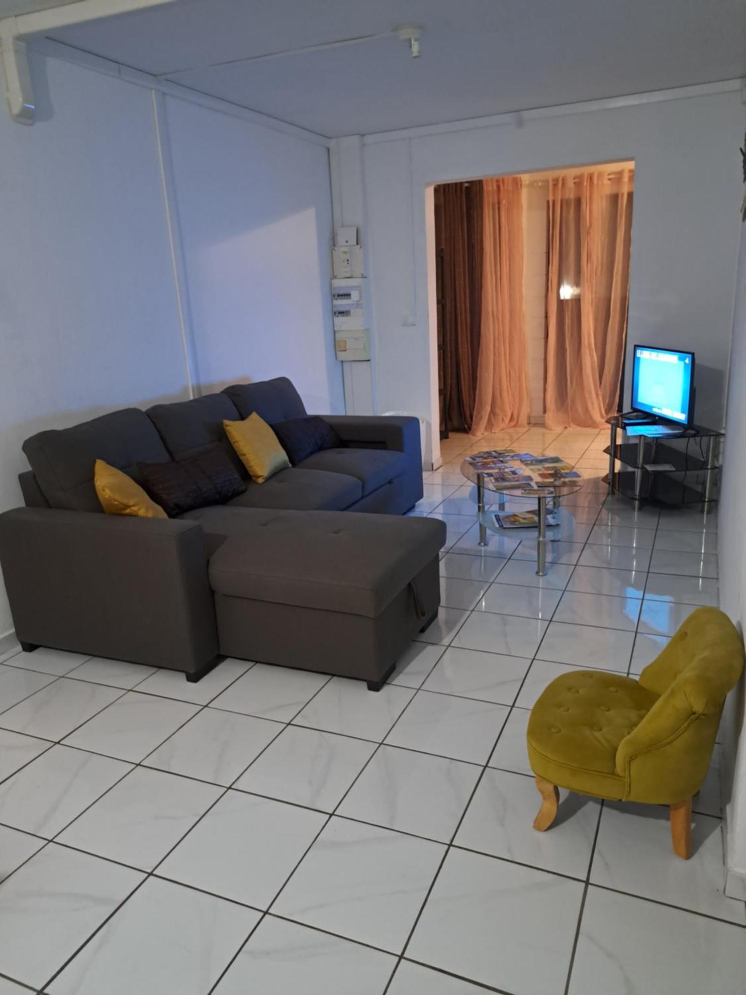 圣丹尼斯Appart A La Res Andy Accueillant 1 A 5 Pers Arrive Autonome , 2 Places De Parking Dans La Cour Devant La Maison公寓 外观 照片